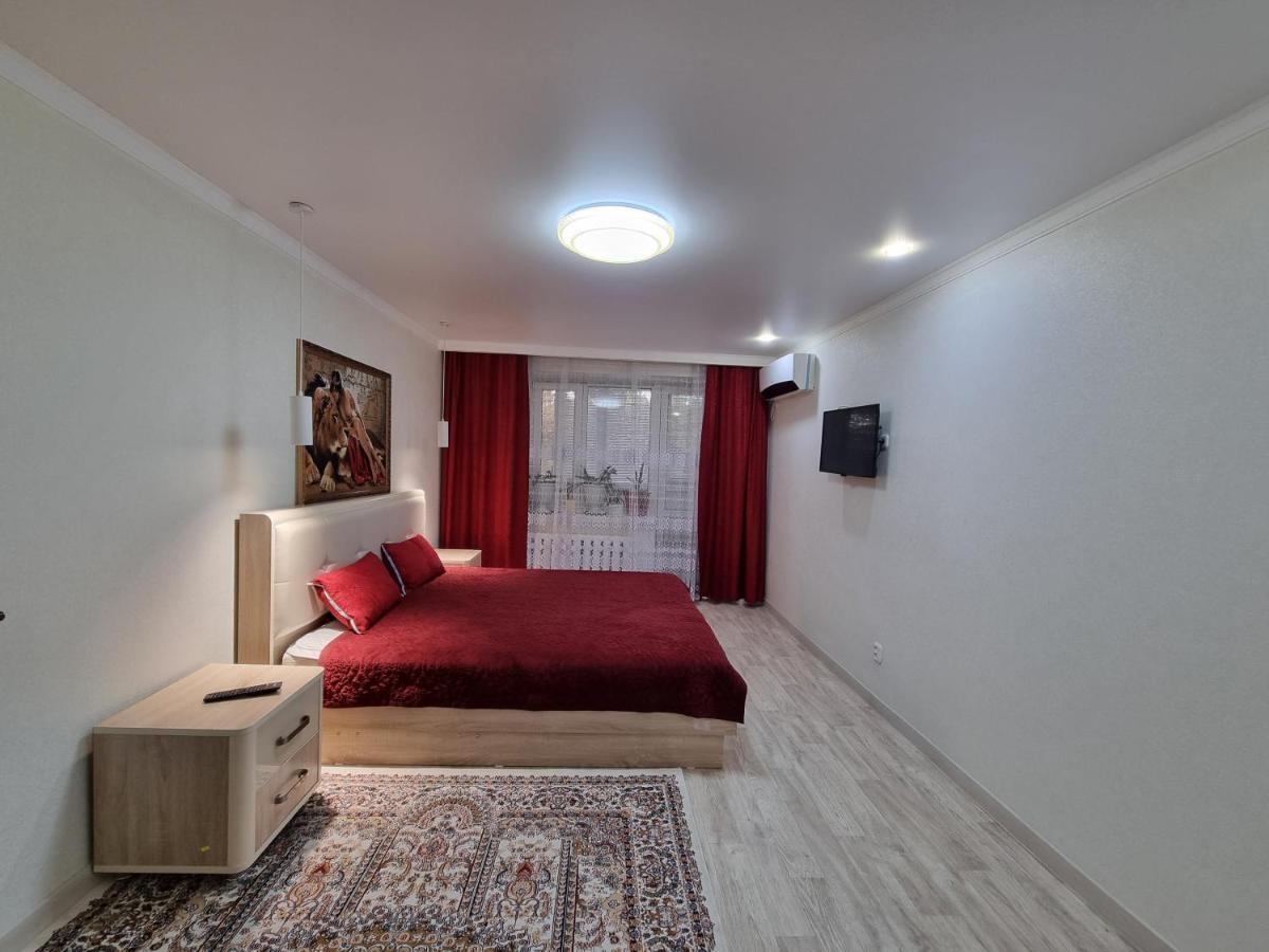 Посуточная Квартира На Мухита C Wi-Fi Uralsk Exteriér fotografie