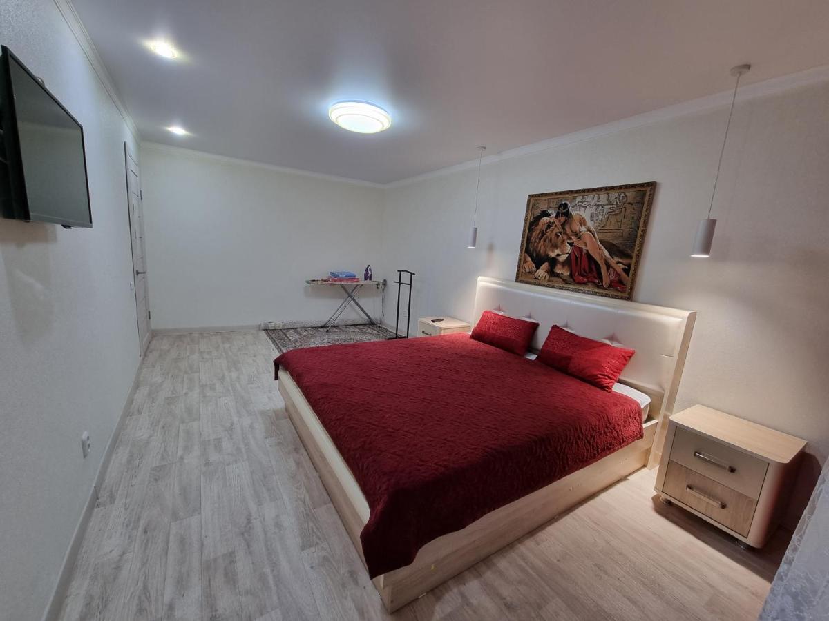 Посуточная Квартира На Мухита C Wi-Fi Uralsk Exteriér fotografie