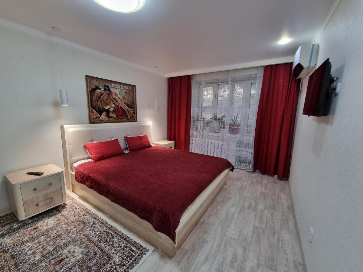Посуточная Квартира На Мухита C Wi-Fi Uralsk Exteriér fotografie